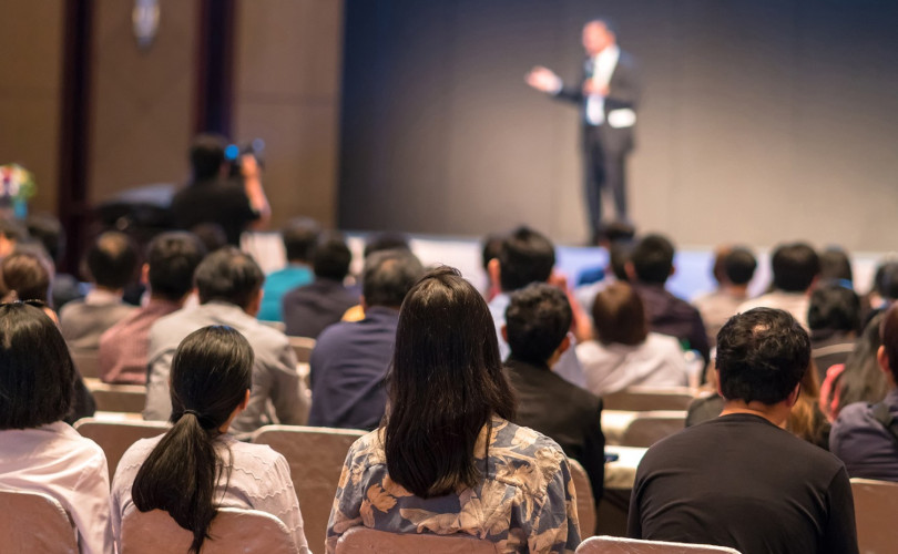 فن التعامل مع الجمهور والمراجعين - قطاع الإسمنت